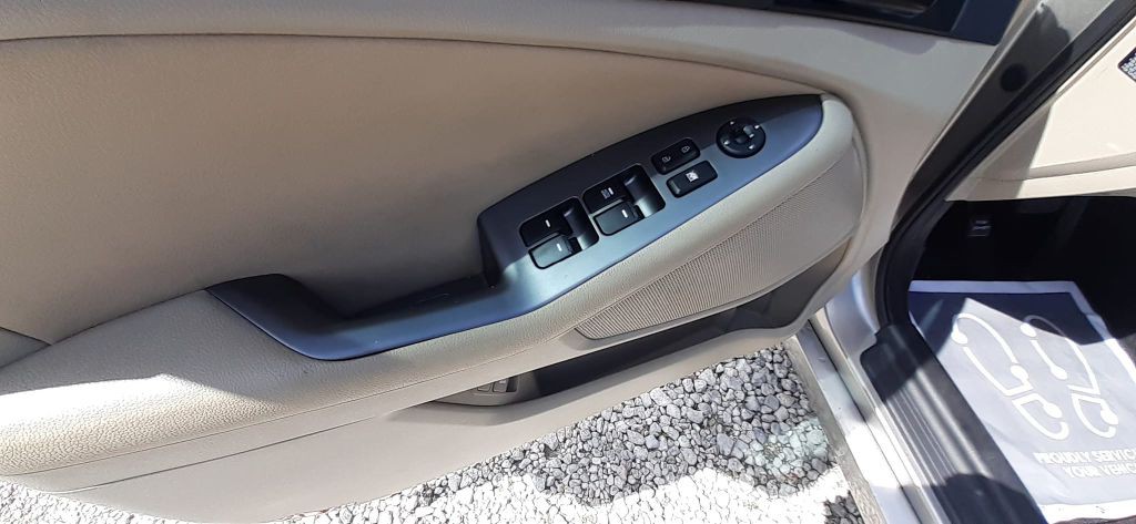 2011 Kia Optima Image 8