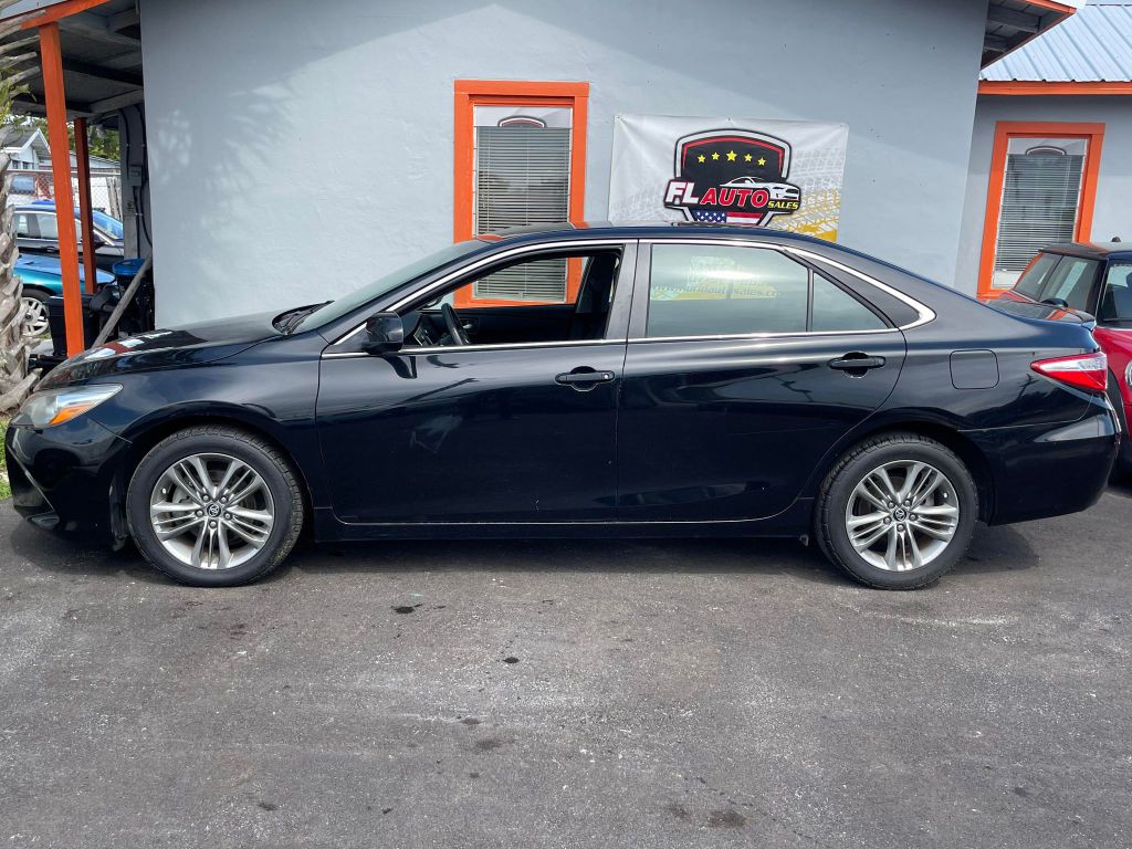 2017 Toyota Camry Image 7