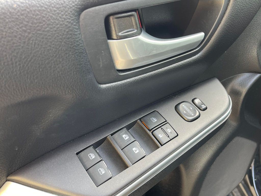 2017 Toyota Camry Image 14