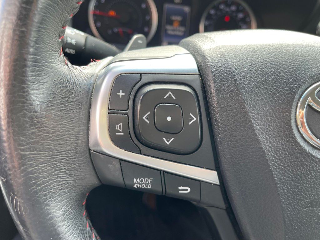 2017 Toyota Camry Image 20
