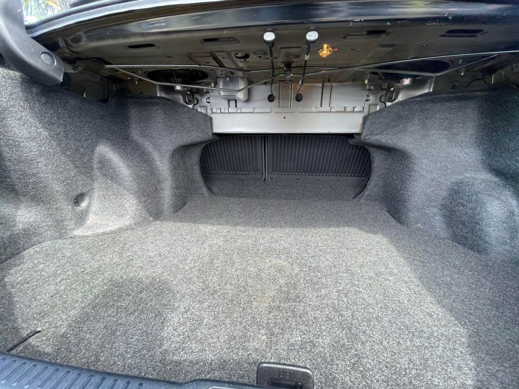 2017 Toyota Camry Image 28