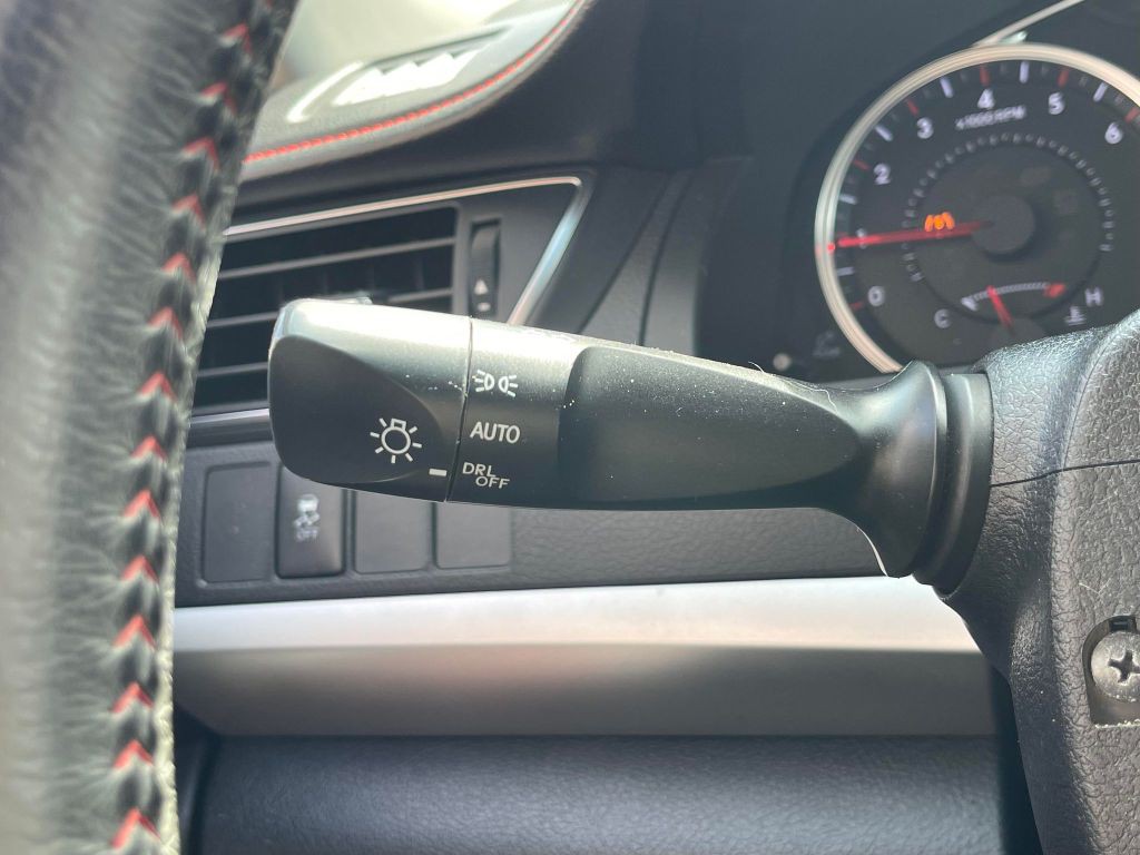 2017 Toyota Camry Image 29