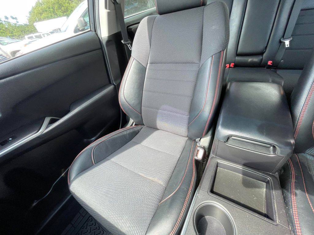 2017 Toyota Camry Image 36