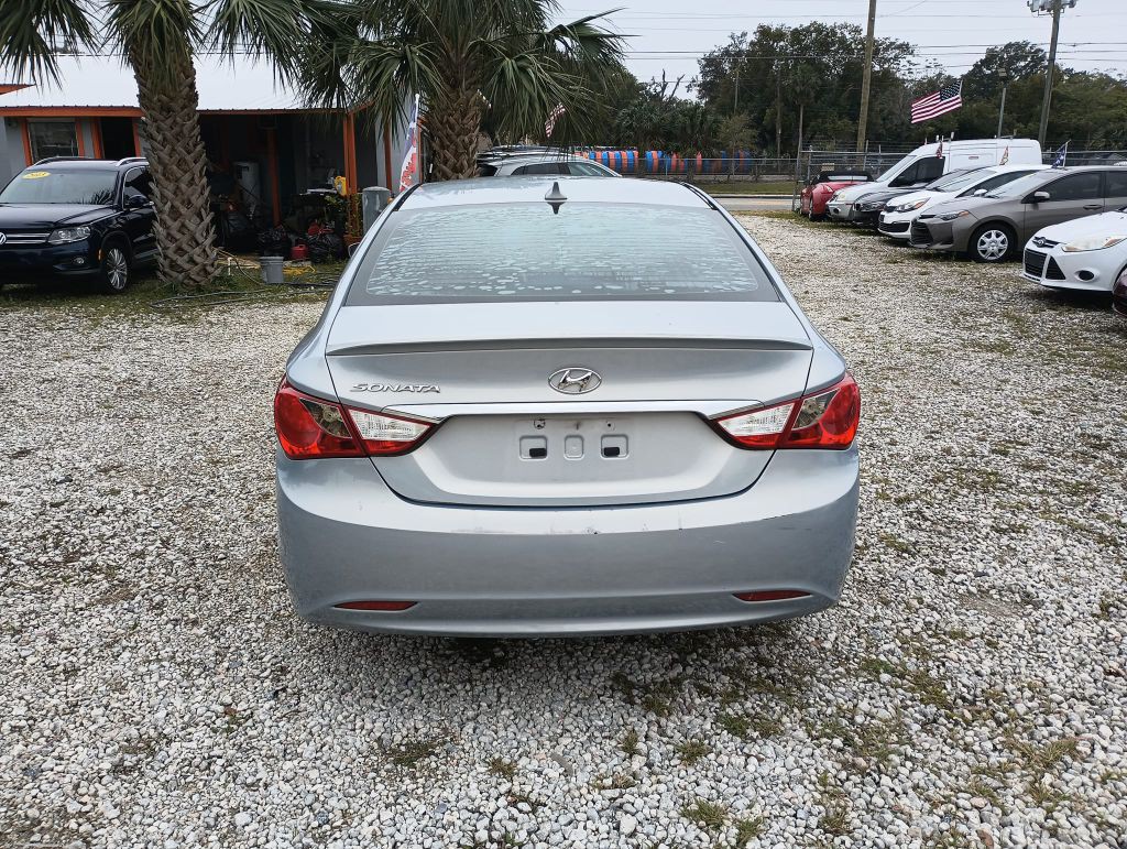 2013 Hyundai Sonata Image 4