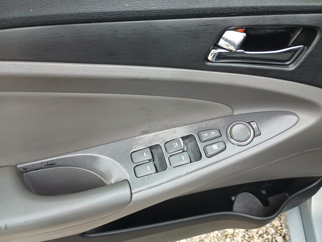 2013 Hyundai Sonata Image 10