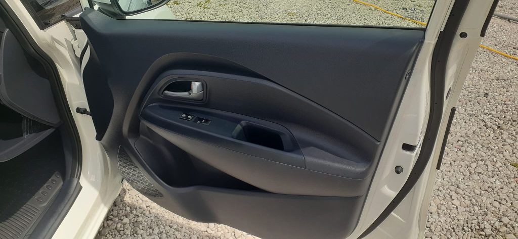 2017 Kia Rio Image 9