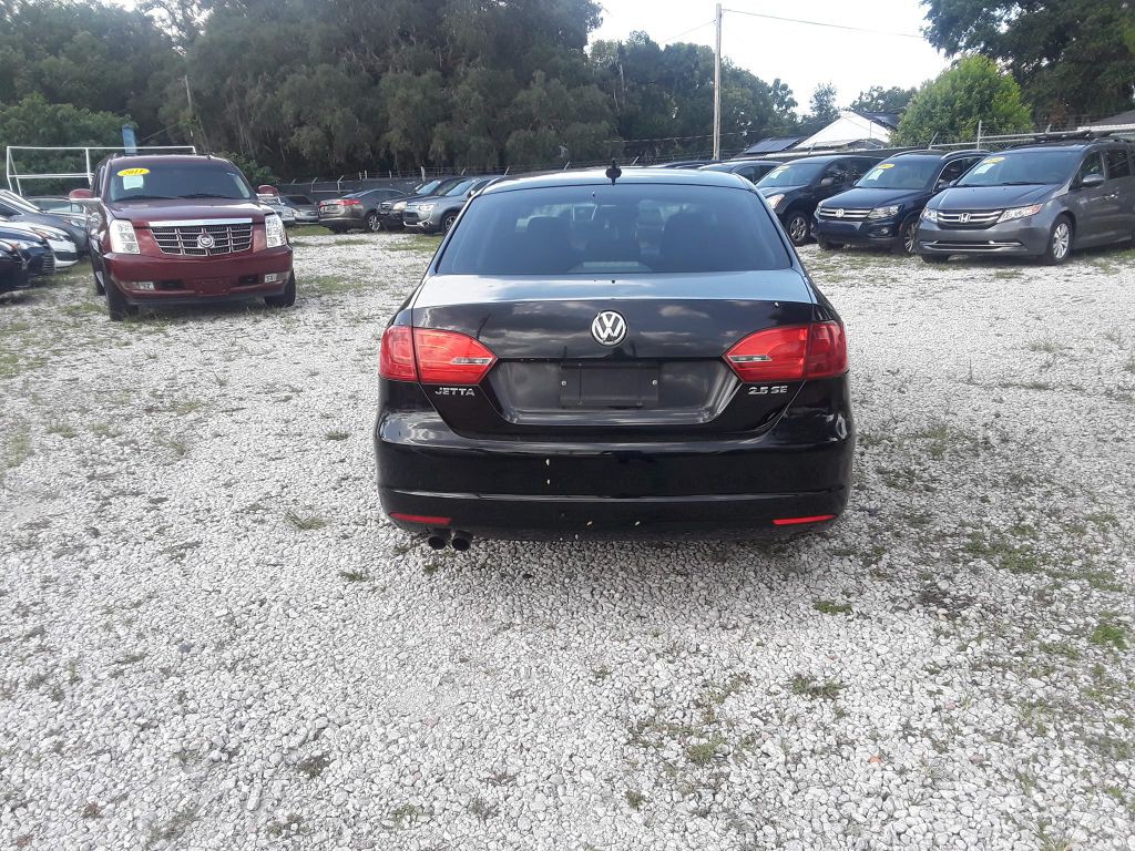 2011 Volkswagen Jetta Image 5