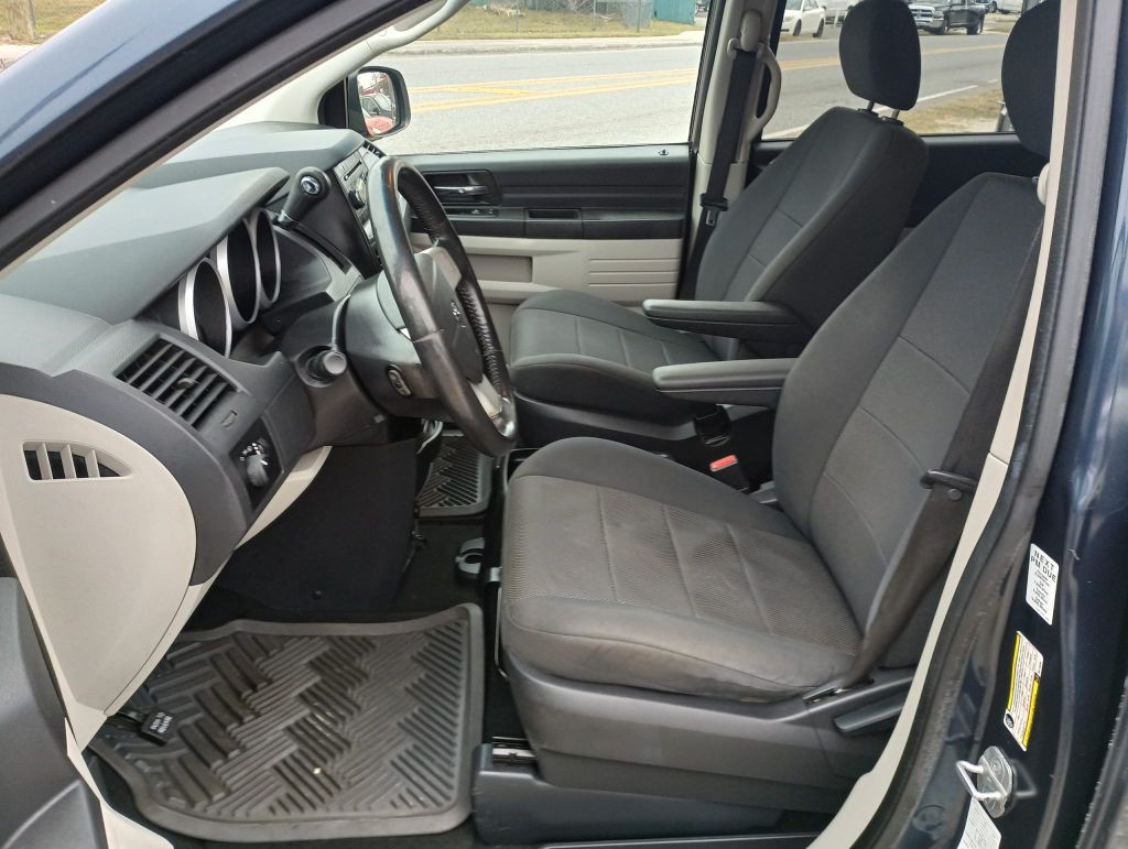 2008 Dodge Grand Caravan Image 8