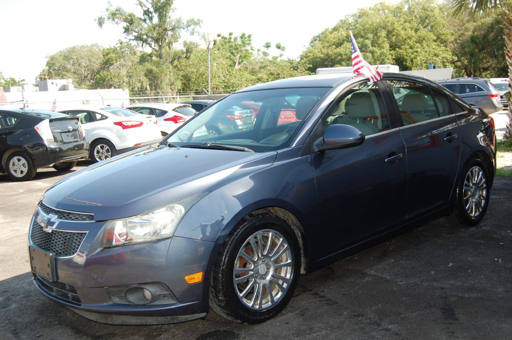 2013 Chevrolet Cruze Image 2