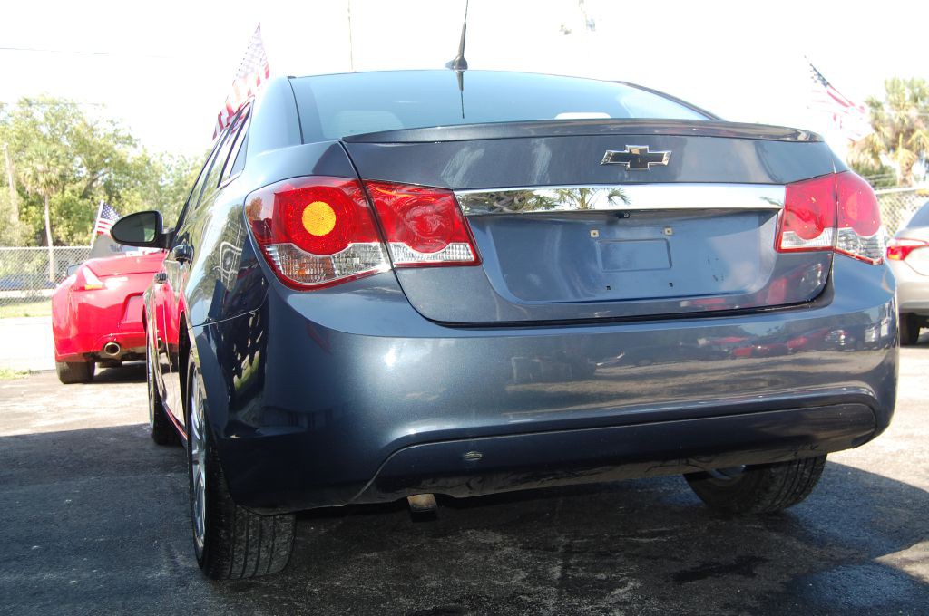 2013 Chevrolet Cruze Image 4