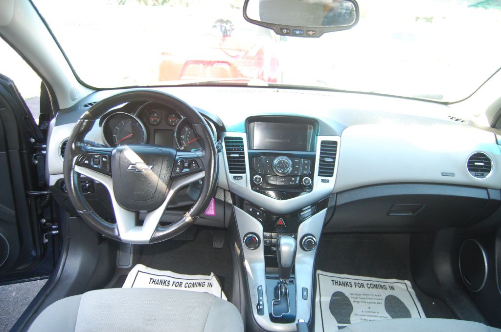 2013 Chevrolet Cruze Image 6