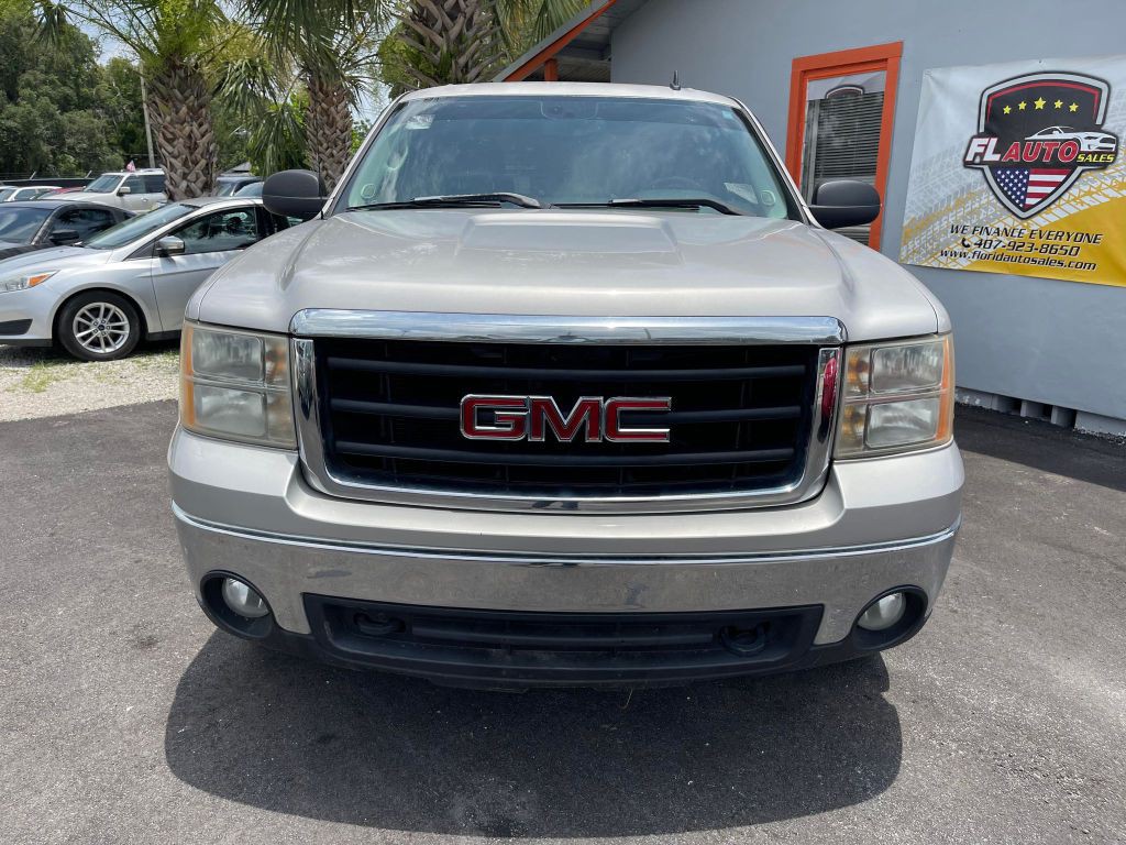2007 GMC Sierra Image 1