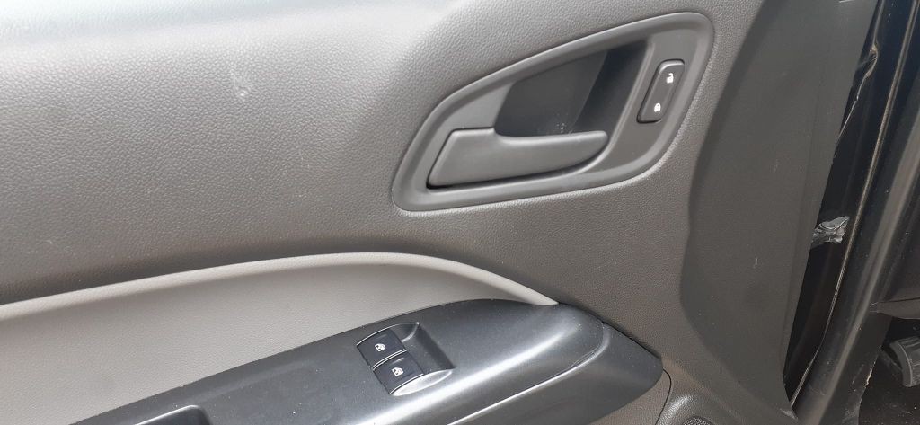 2015 Chevrolet Colorado Image 8