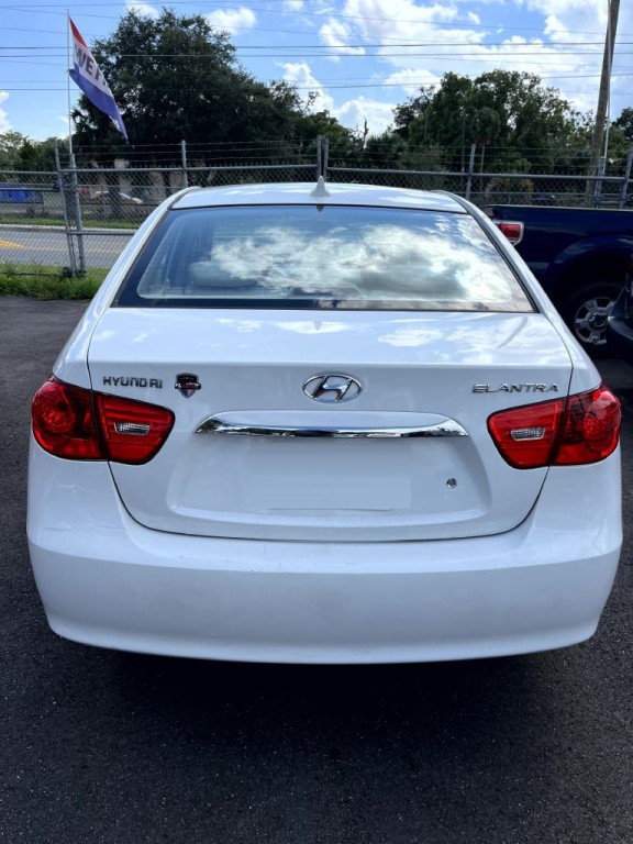 2010 Hyundai Elantra Image 5