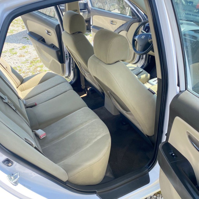 2010 Hyundai Elantra Image 12