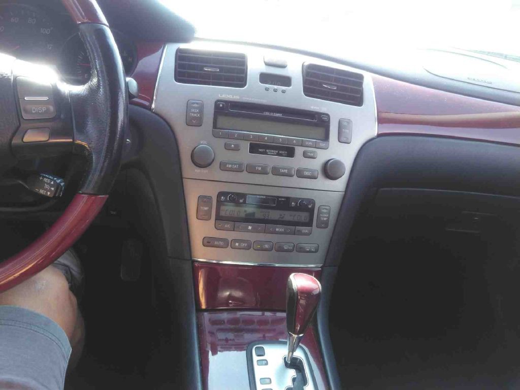 2005 Lexus ES 330 Image 8