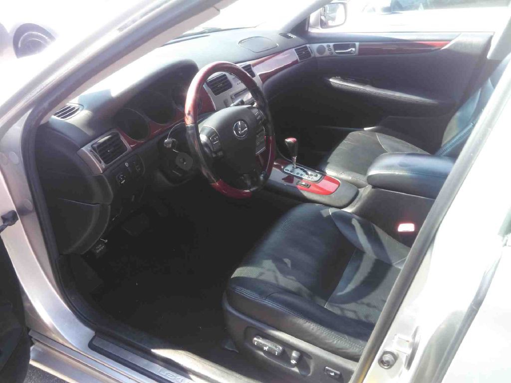 2005 Lexus ES 330 Image 9