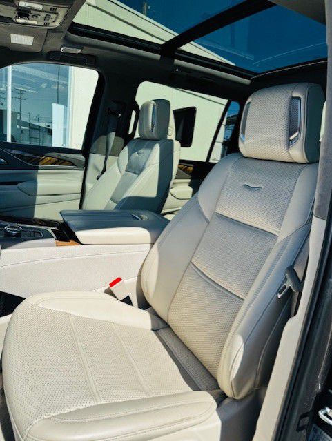 2021 Cadillac Escalade Image 9