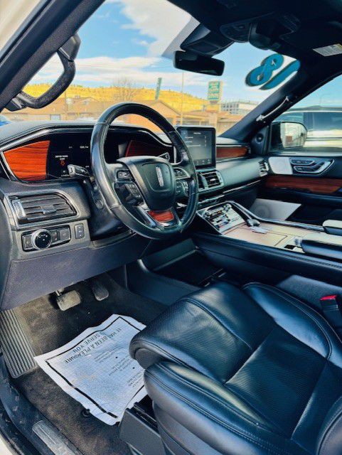 2018 Lincoln Navigator Image 9