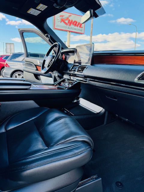 2018 Lincoln Navigator Image 16