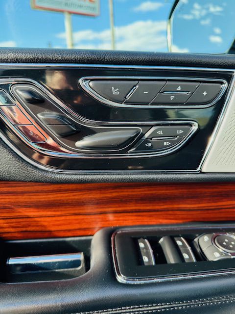 2018 Lincoln Navigator Image 24