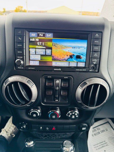 2017 Jeep Wrangler Unlimited Image 11