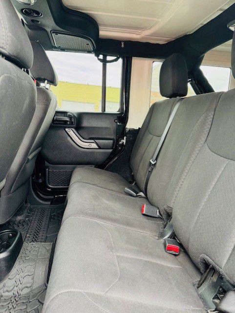 2017 Jeep Wrangler Unlimited Image 14