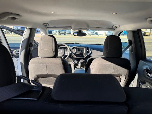 2019 Jeep Cherokee Image 14