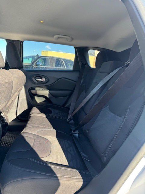 2019 Jeep Cherokee Image 17