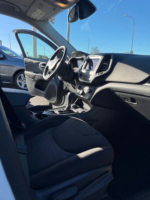 2019 Jeep Cherokee Image 19