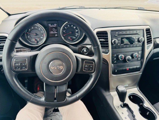 2012 Jeep Grand Cherokee Image 12