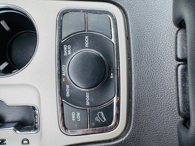 2012 Jeep Grand Cherokee Image 13