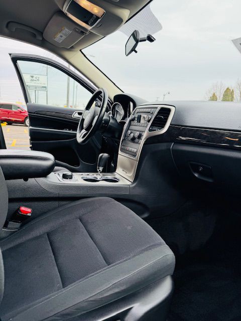 2012 Jeep Grand Cherokee Image 17