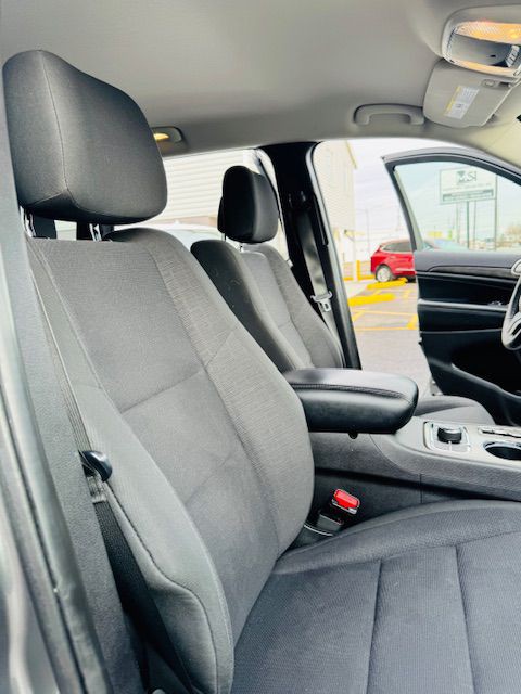 2012 Jeep Grand Cherokee Image 18