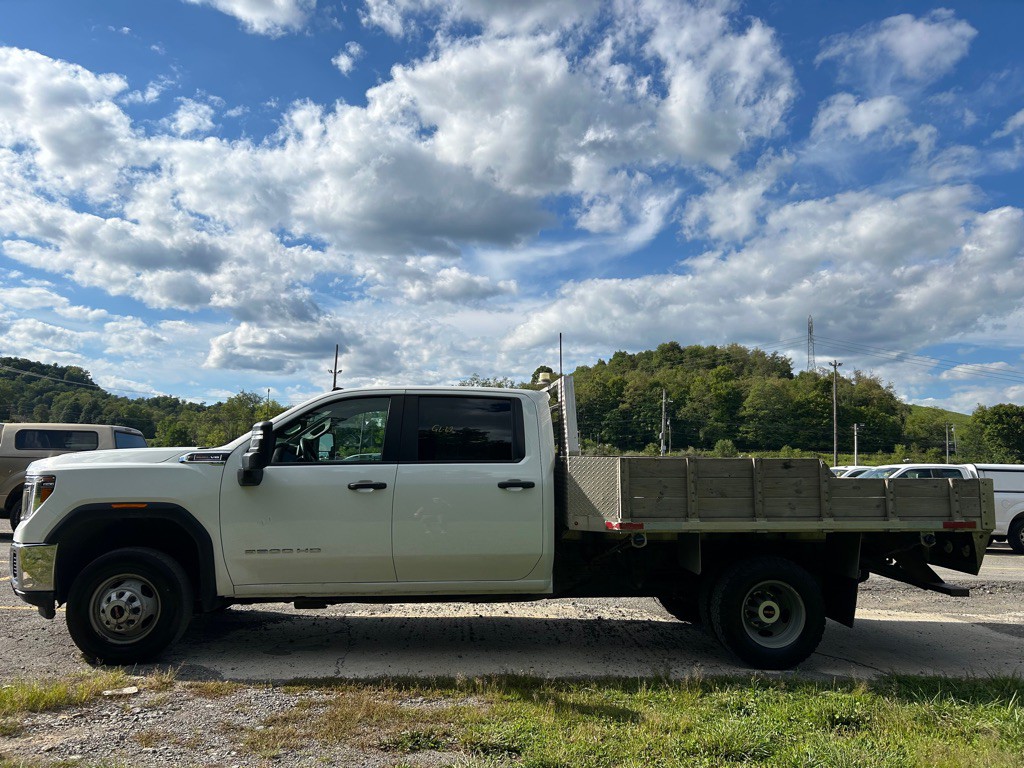 2022 GMC Sierra 3500 Image 2