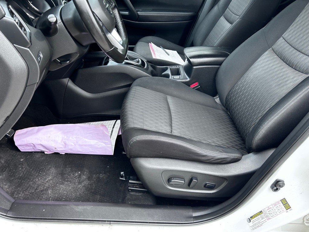 2018 Nissan Rogue Image 14