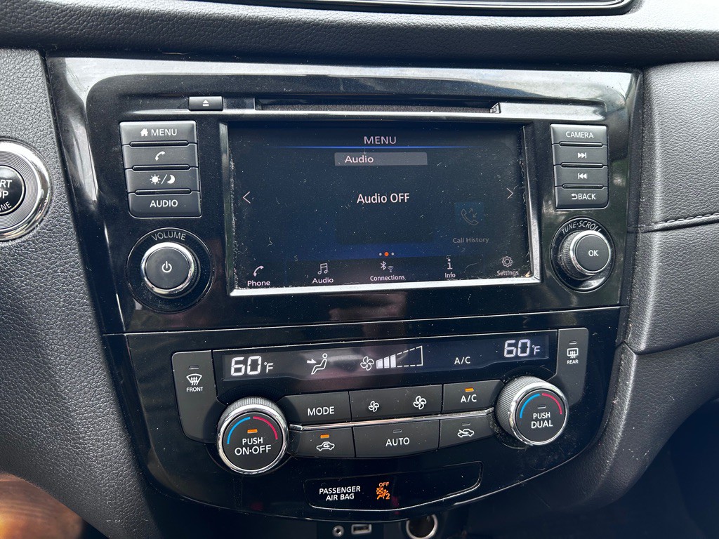 2018 Nissan Rogue Image 17