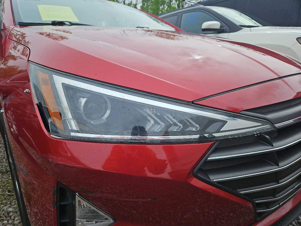 2020 Hyundai Elantra Image 3
