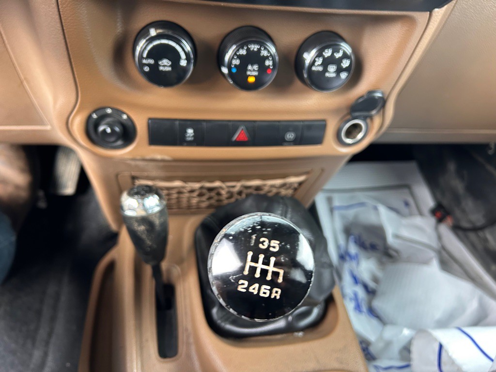 2012 Jeep Wrangler Unlimited Image 16