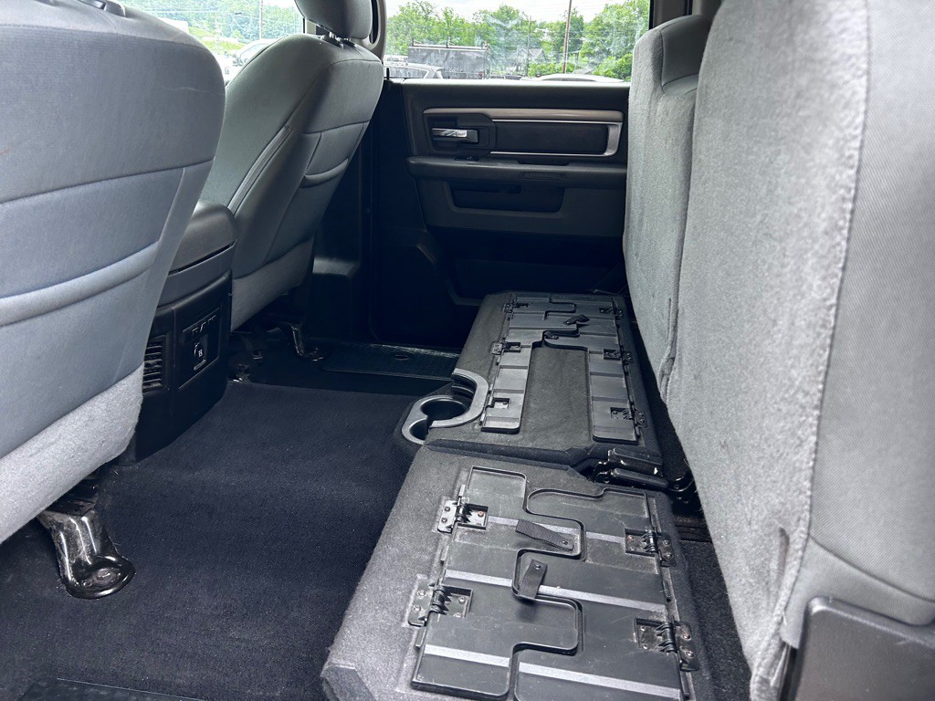 2017 RAM 1500 Image 12