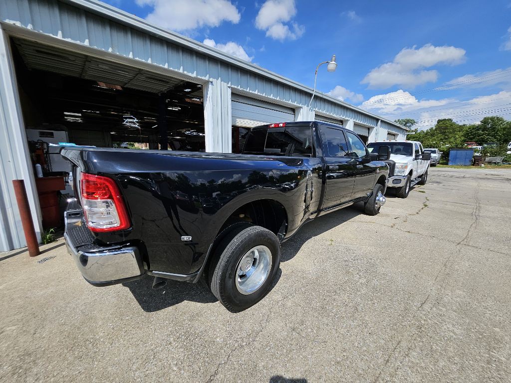 2024 RAM 3500 Image 5