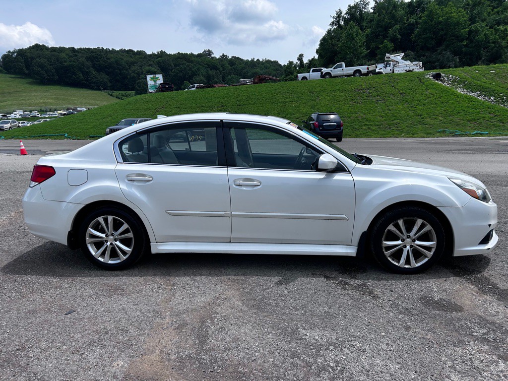 2013 Subaru Legacy Image 7