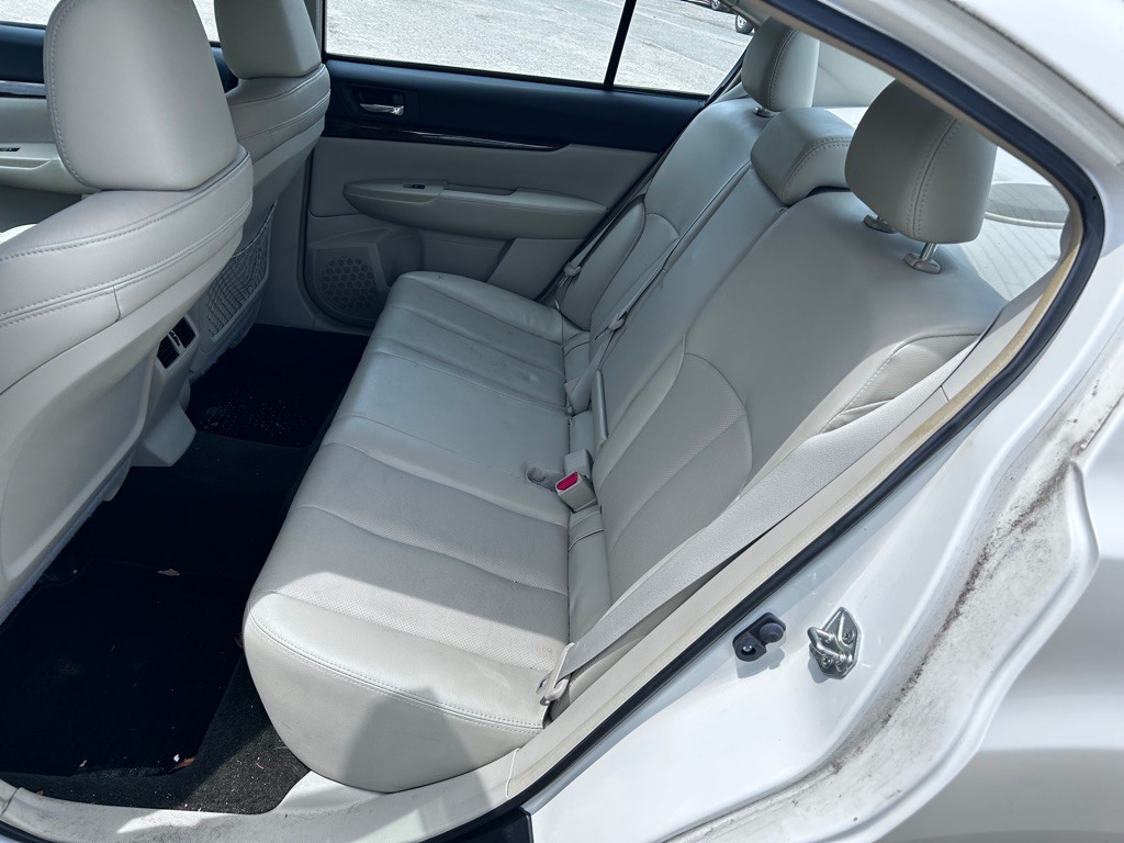 2013 Subaru Legacy Image 14