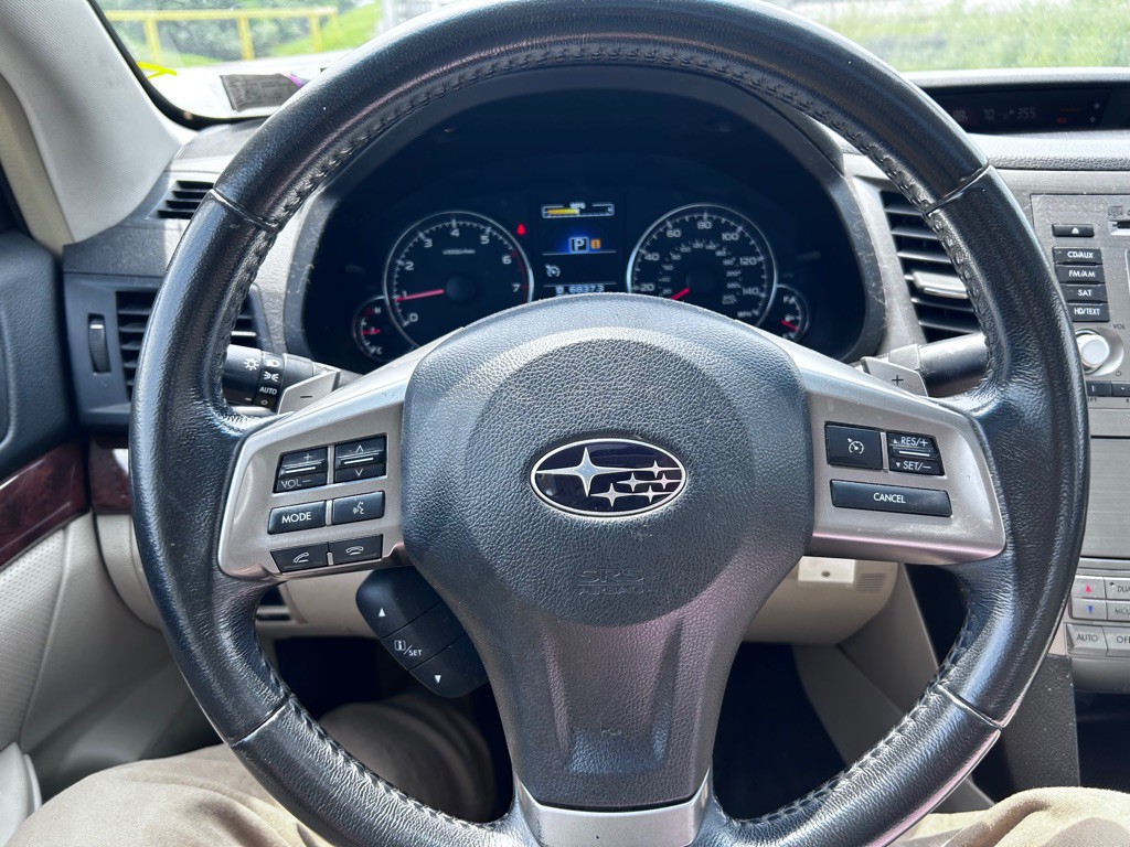 2013 Subaru Legacy Image 17