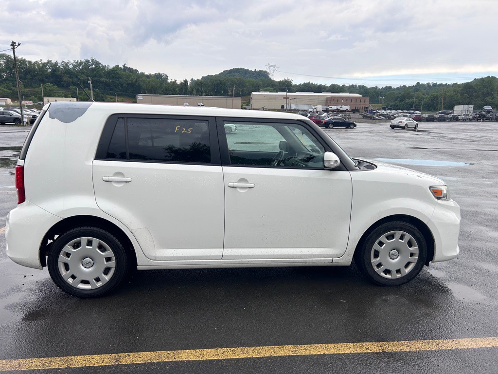 2012 Scion xB Image 7