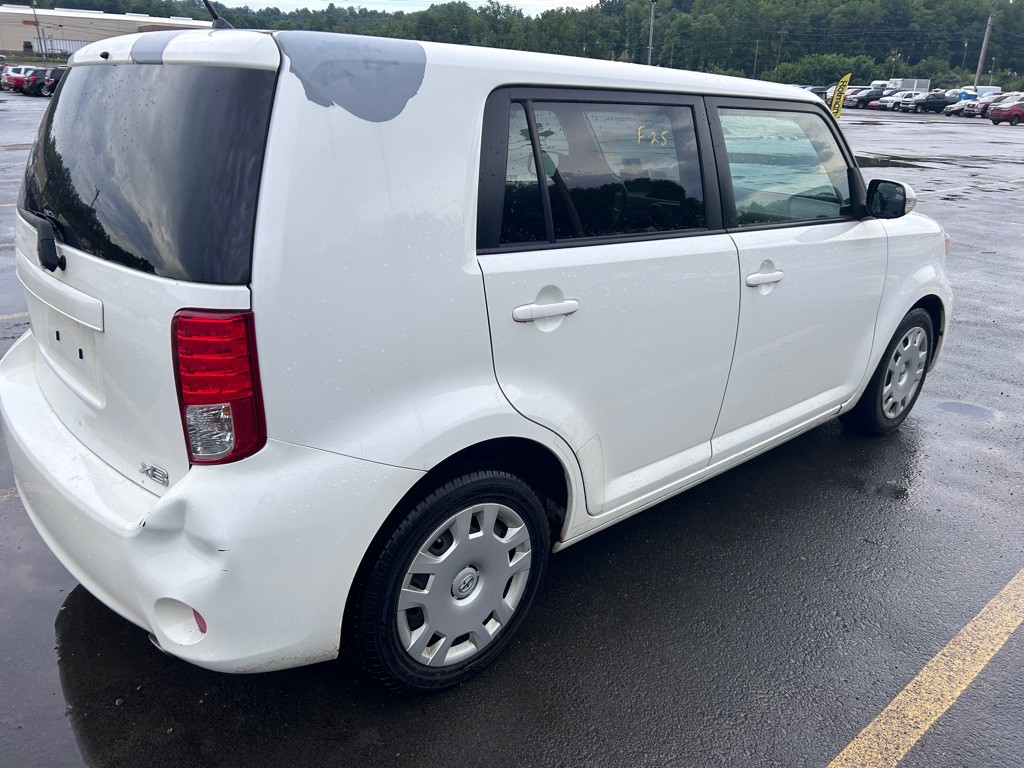 2012 Scion xB Image 8