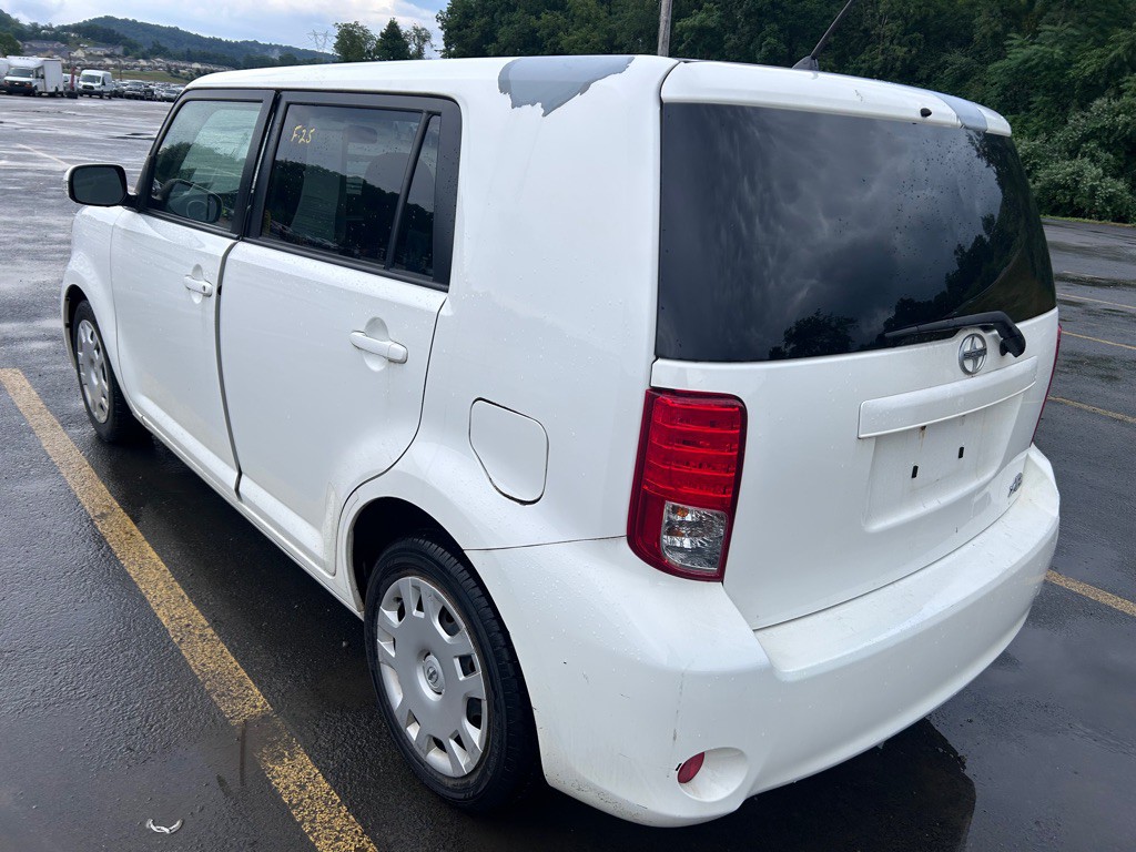 2012 Scion xB Image 11