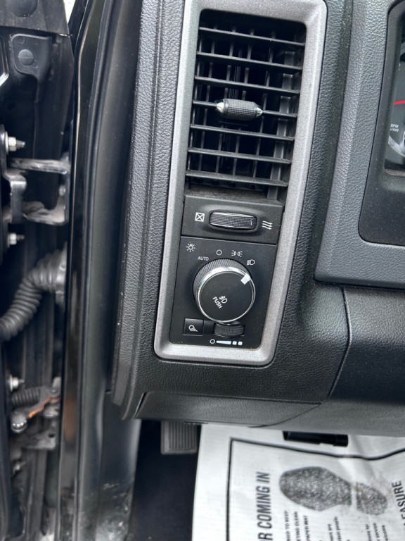 2014 RAM 1500 Image 16