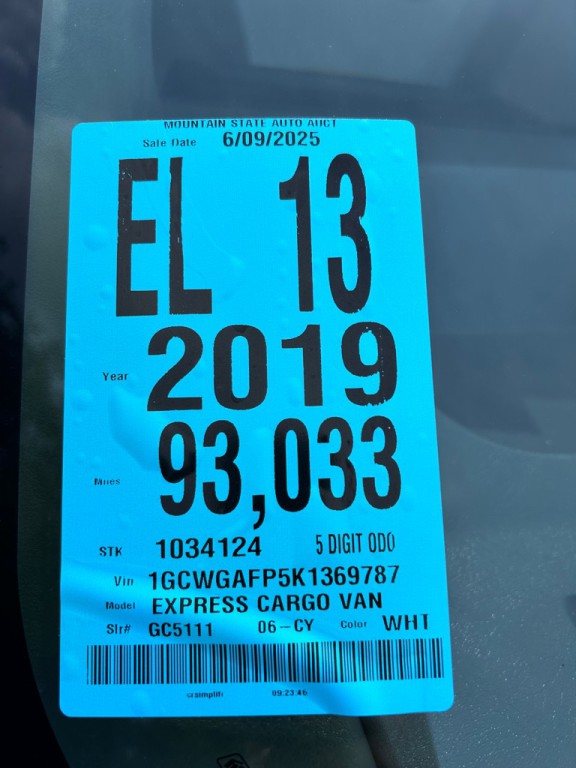 2019 Chevrolet Express Image 2
