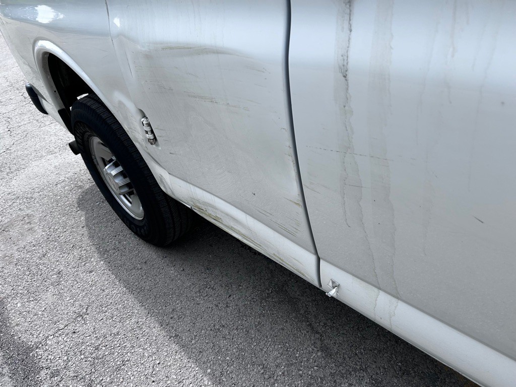 2019 Chevrolet Express Image 4